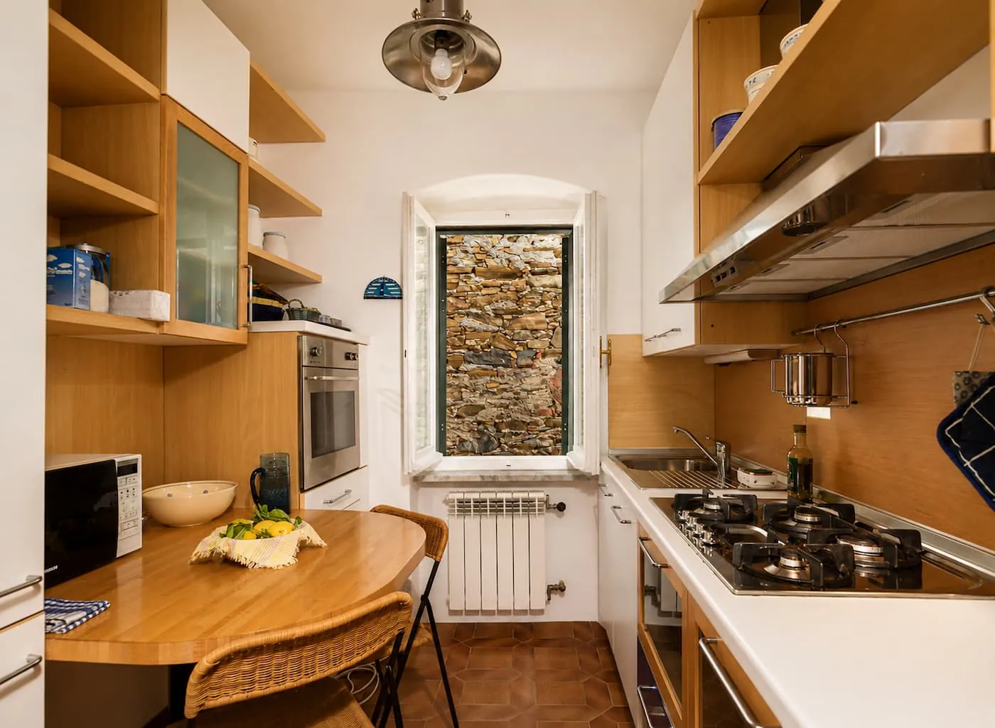 Fully equipped kitchen in Cinque Terre apartment